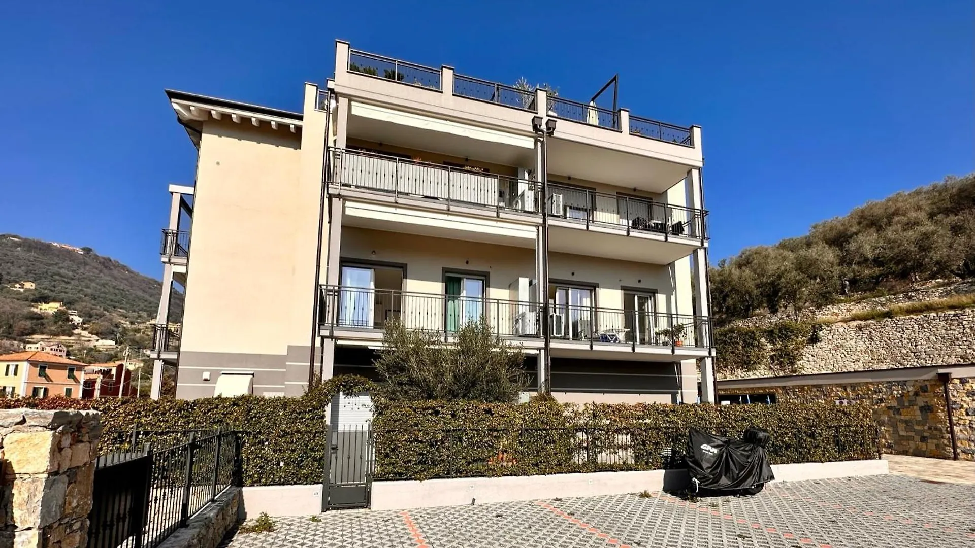 Hostdomus - Casa Vittorio Apartment Finale Ligure Italy